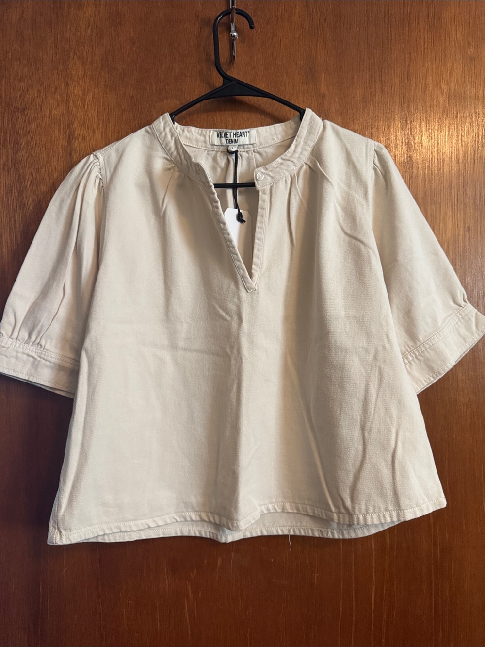 Velvet Heart Cream Split-Neck Short Sleeve Tunic